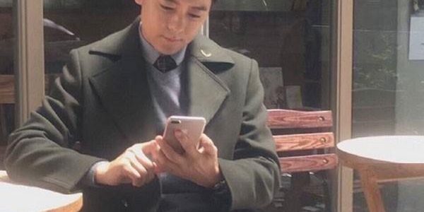 Jimmy Lin con in mano iPhone 7 Plus