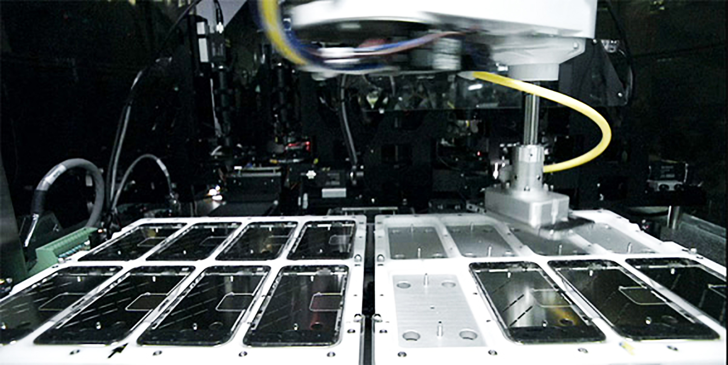 La macchina che produce gli iPhone