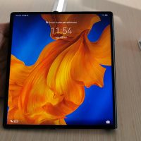 Huawei Mate XS